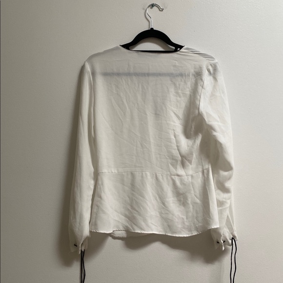 Zara V-Neck Contrast Trim Chiffon Blouse - Picture 4 of 5